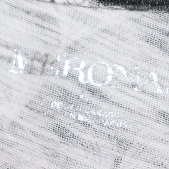 🌿⚫🤍 Leaf Print V-Neck Tee · Merona · Size L - Picture 2 of 5